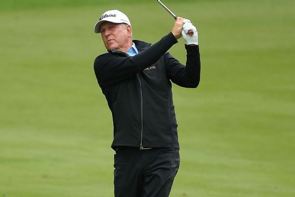 Haas, Hensby share lead at U.S. Senior Open