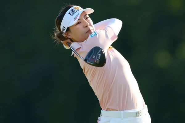 Chun shoots 69 to lead by 6 at Women's PGA