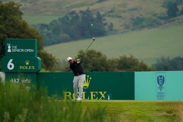 Clarke leads Senior British Open after 2 rounds