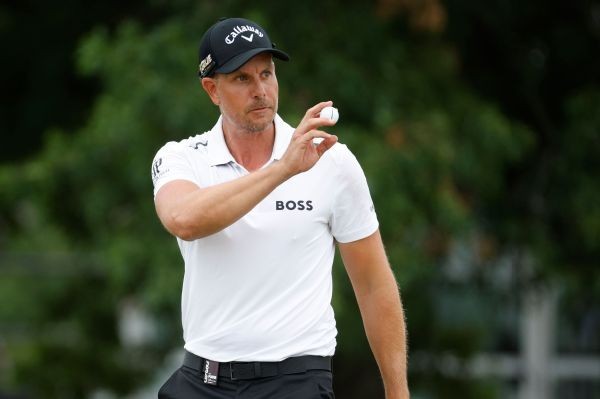 Stenson shares LIV lead in debut; Phil struggles