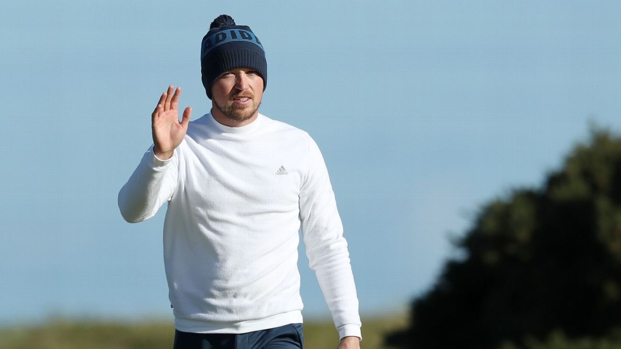 Mansell extends to four-shot lead at St. Andrews