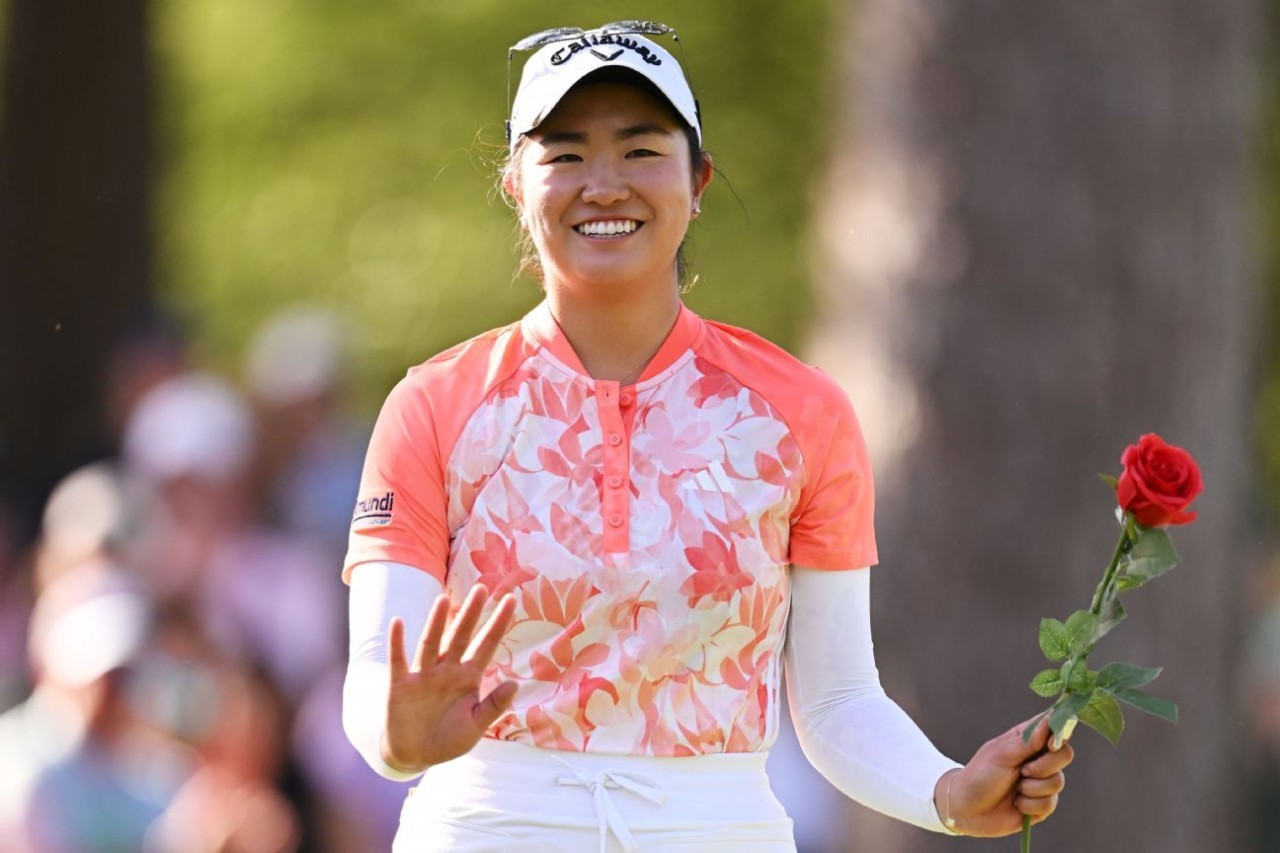 Stanford women's golf star Zhang turns pro