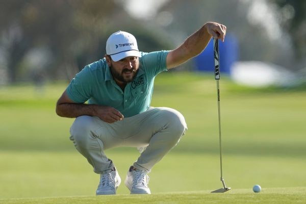 Jaeger seizes Farmers lead with birdie on 18th