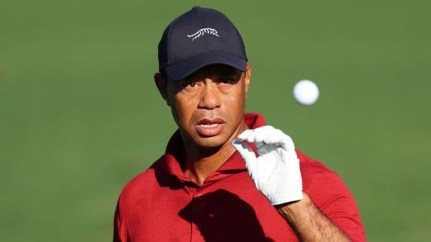 Moments and analysis from Tiger Woods' fourth round at the Masters