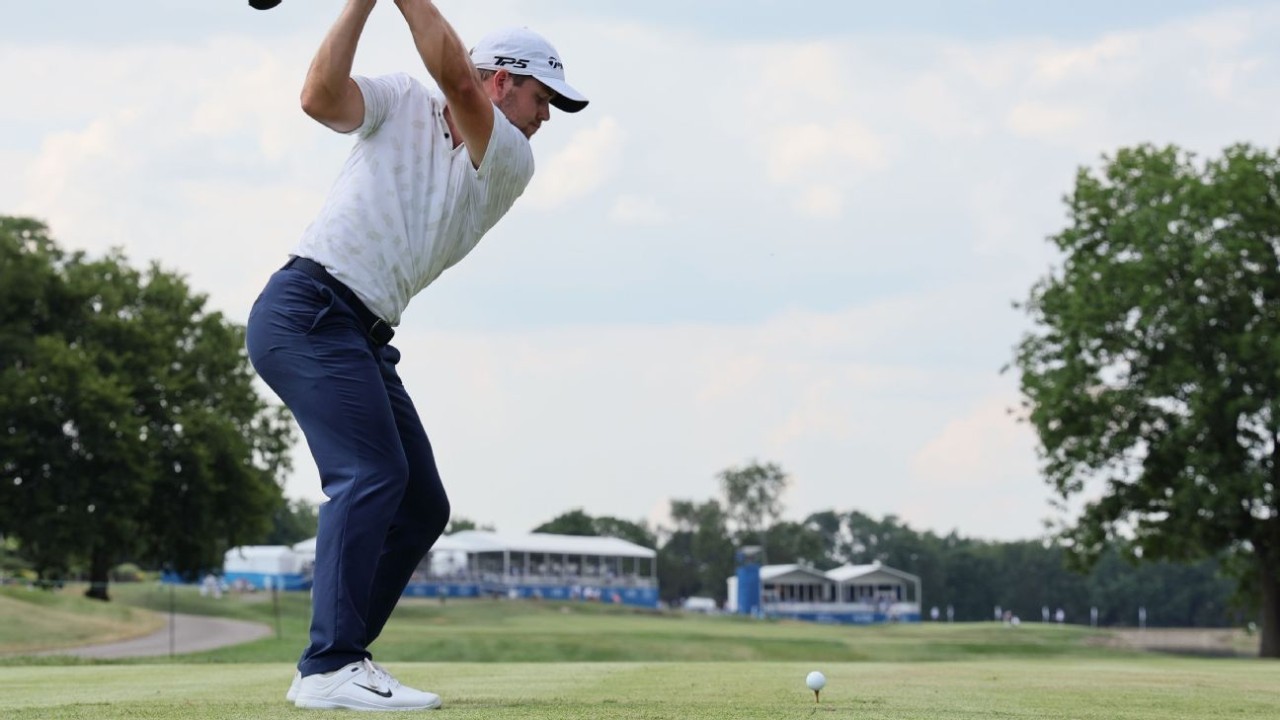Coody, seeking first title, keeps lead at ISCO