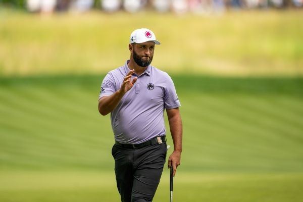 Rahm cards 8 birdies, takes 2-shot LIV UK lead
